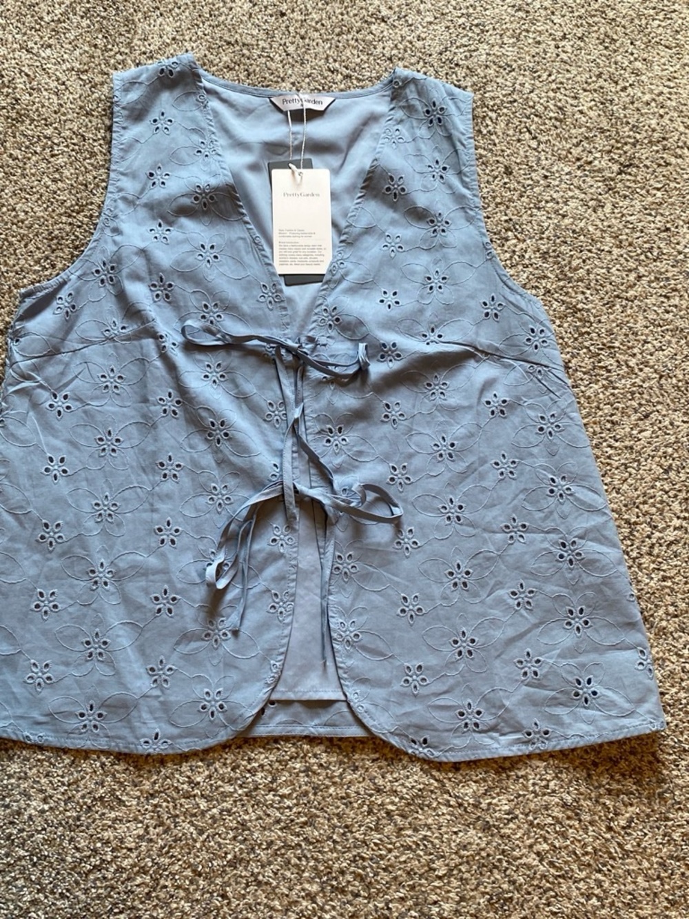 Pretty Garden NWT Women’s Light Blue Eyelet Tie-Front Vest Size Medium